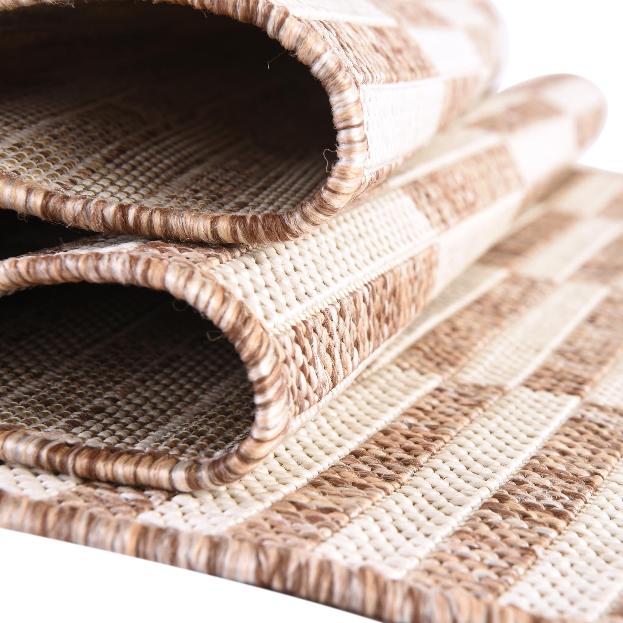 5' 3 x 7' Easy-Clean Ribbon Indoor / Outdoor Rug