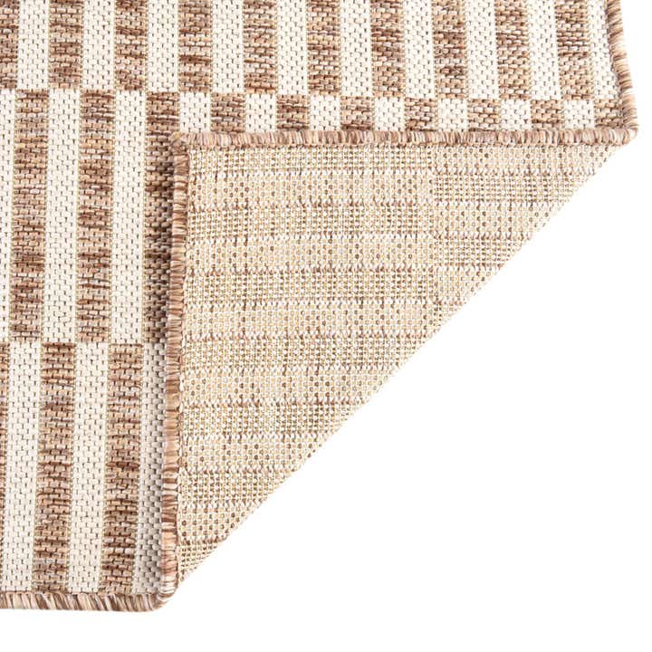 5' 3 x 8' Easy-Clean Striped Indoor / Outdoor Rug