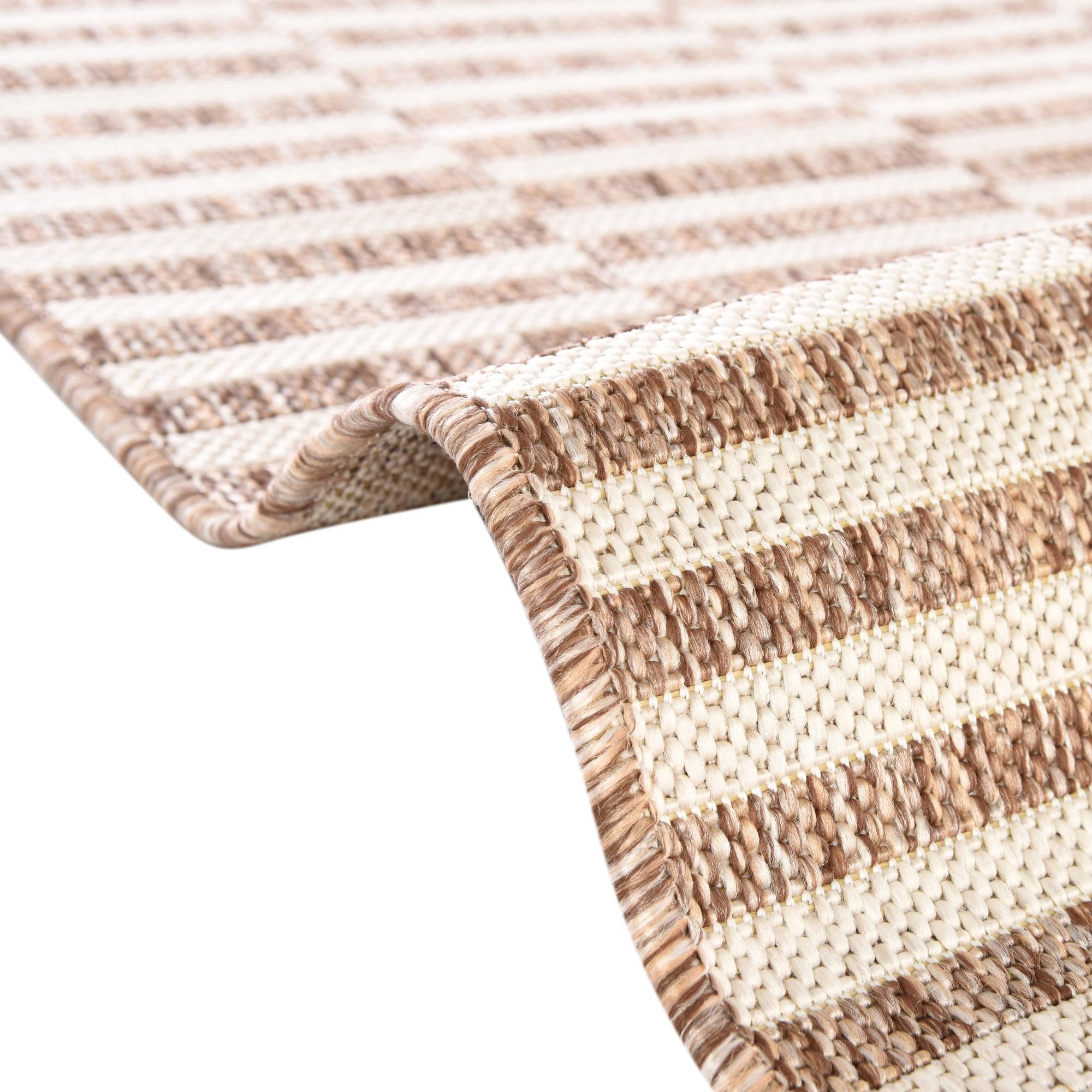 5' 3 x 8' Easy-Clean Striped Indoor / Outdoor Rug