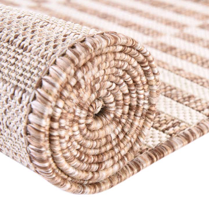 5' 3 x 8' Easy-Clean Striped Indoor / Outdoor Rug