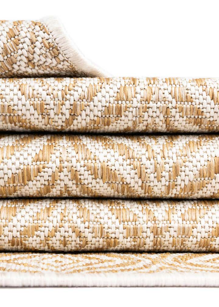 5' 3 x 8' Easy-Clean Trellis Indoor / Outdoor Rug