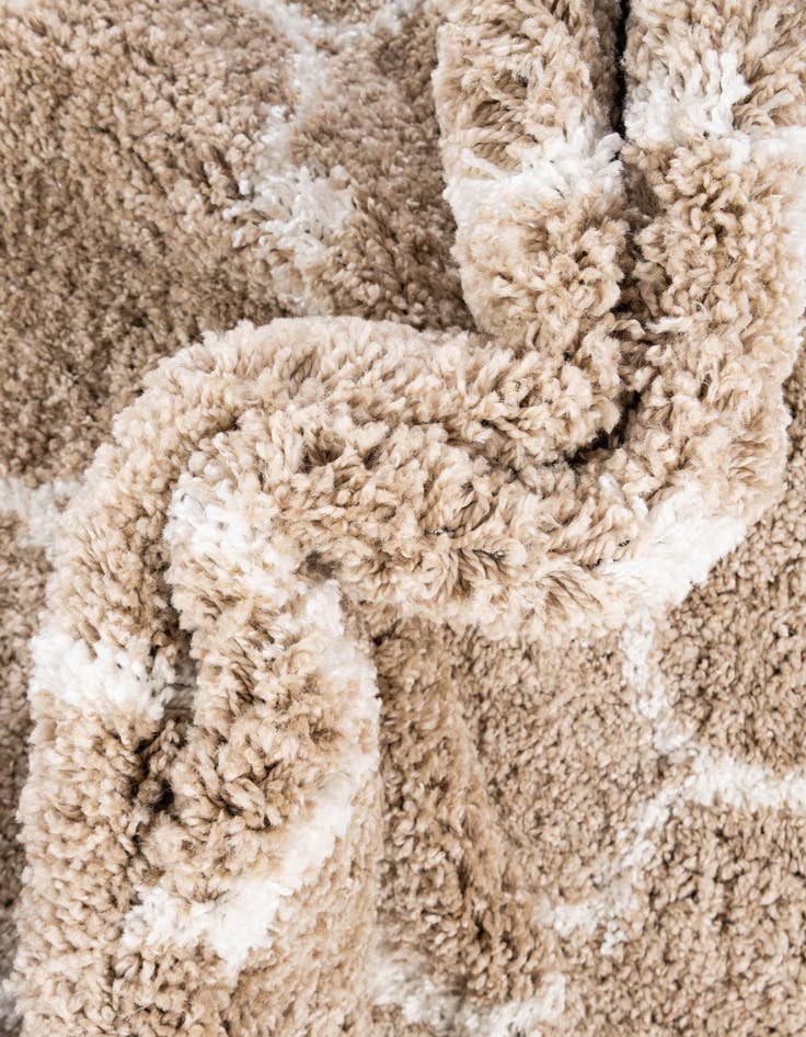 Detail image of 5' x 5' Moroccan Shag Round Rug