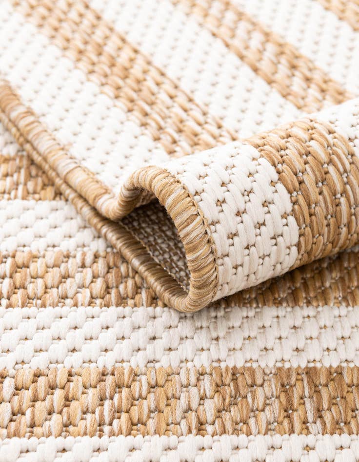 Detail image of 12' x 12' Easy-Clean Modern Indoor / Outdoor Round Rug