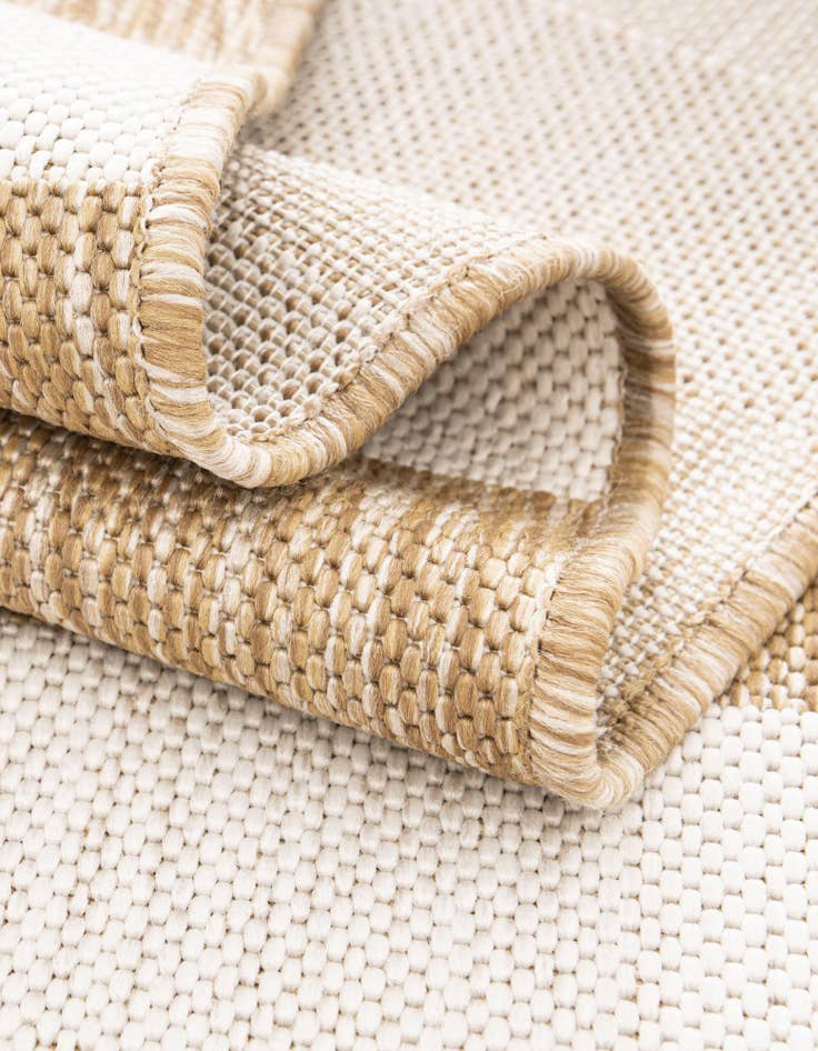 Detail image of 4' x 4' Washable Ribbon Indoor / Outdoor Round Rug