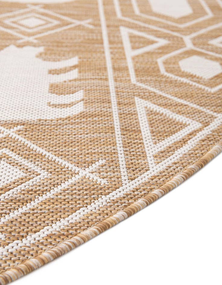 Detail image of 7' 10 x 7' 10 Easy-Clean Southwestern Indoor / Outdoor Round Rug