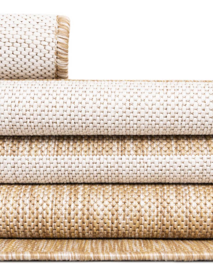 Detail image of 4' x 4' Easy-Clean Striped Indoor / Outdoor Round Rug