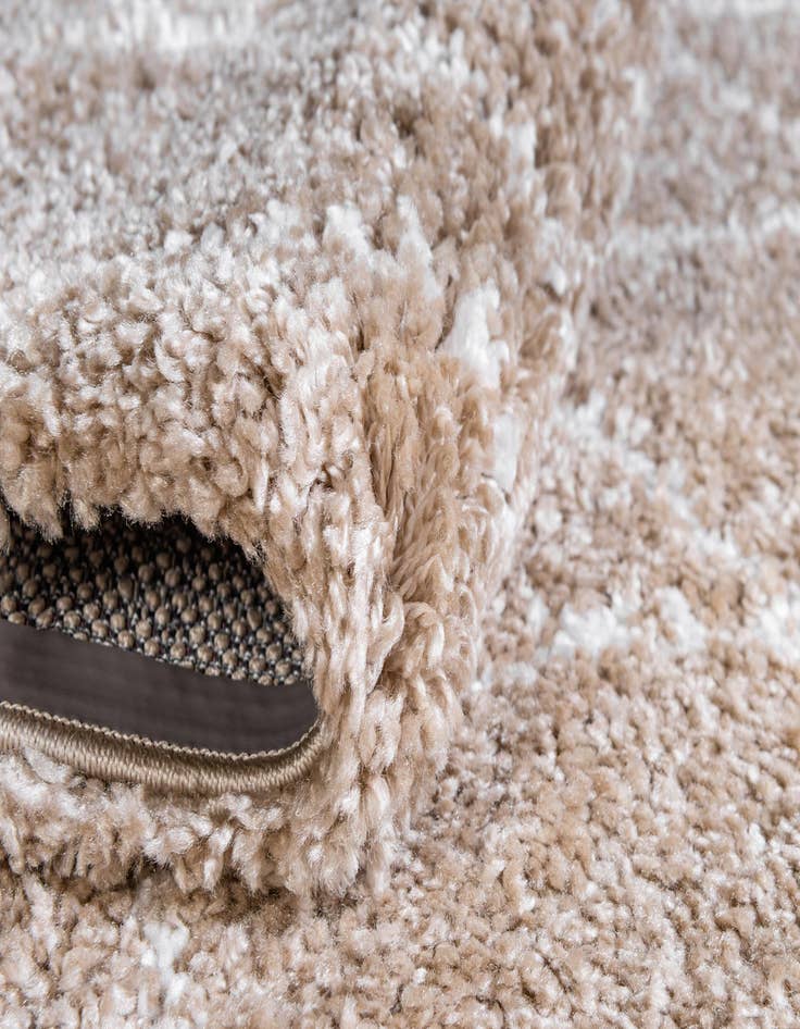 Detail image of 2' 7 x 6' Marrakesh Shag Runner Rug