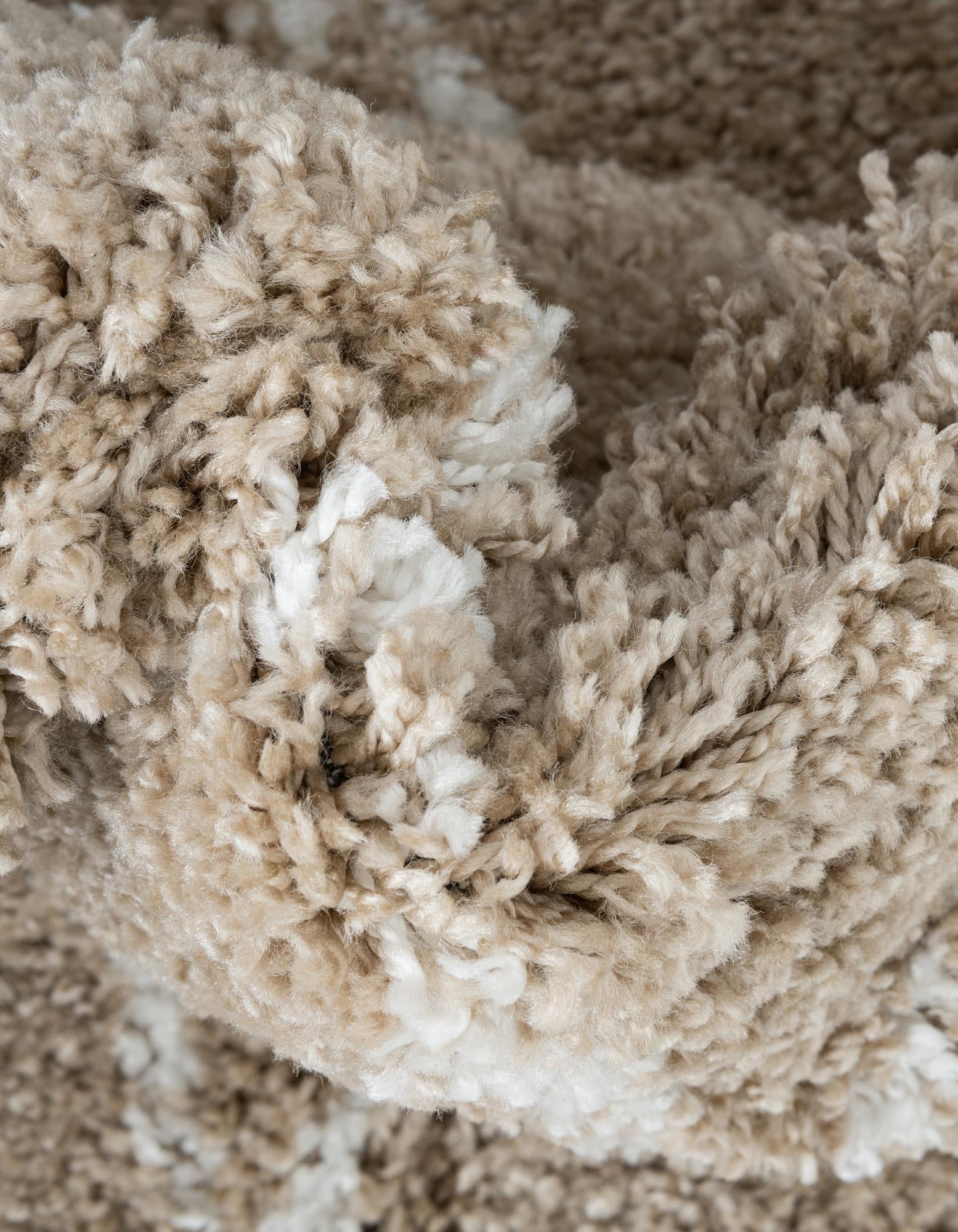 2' 7 x 6' Marrakesh Shag Runner Rug