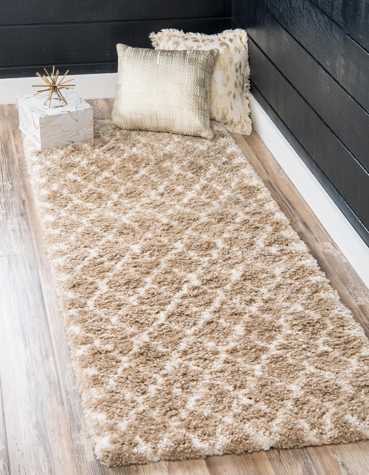 2' 7 x 6' Marrakesh Shag Runner Rug