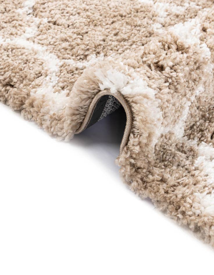 Detail image of 2' 7 x 6' Moroccan Shag Runner Rug