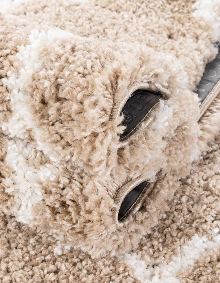 Detail image of 2' 7 x 6' Moroccan Shag Runner Rug