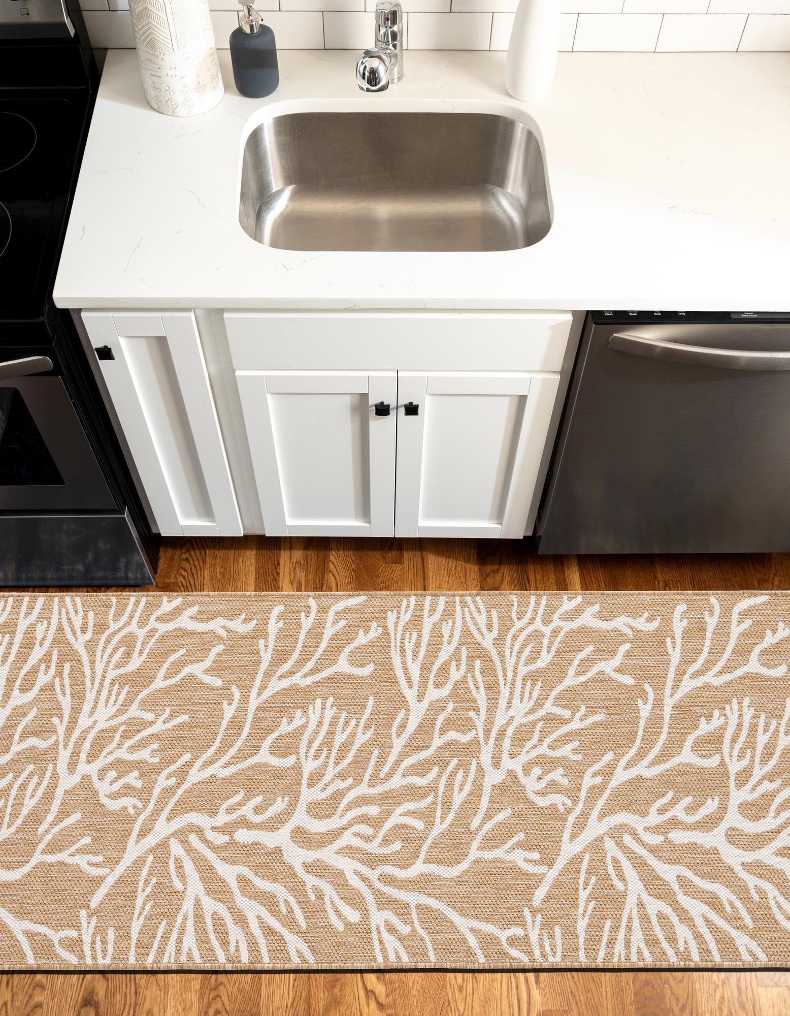 2' 7 x 12' Easy-Clean Coastal Indoor / Outdoor Runner Rug