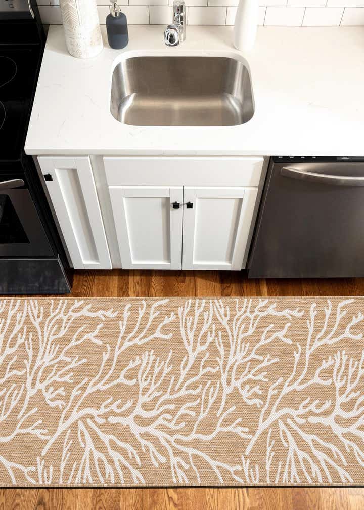 2' x 8' Easy-Clean Coastal Indoor / Outdoor Runner Rug