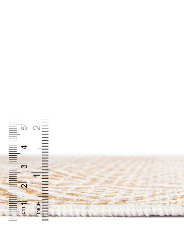 2' 7 x 10' Easy-Clean Lattice Indoor / Outdoor Runner Rug