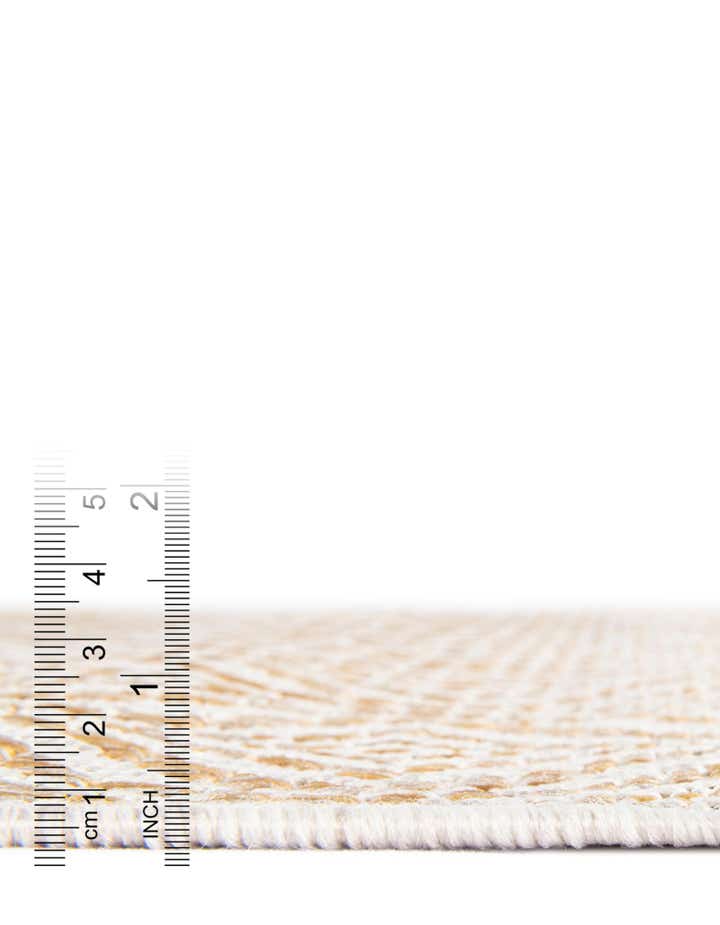 2' x 6' Easy-Clean Lattice Indoor / Outdoor Runner Rug
