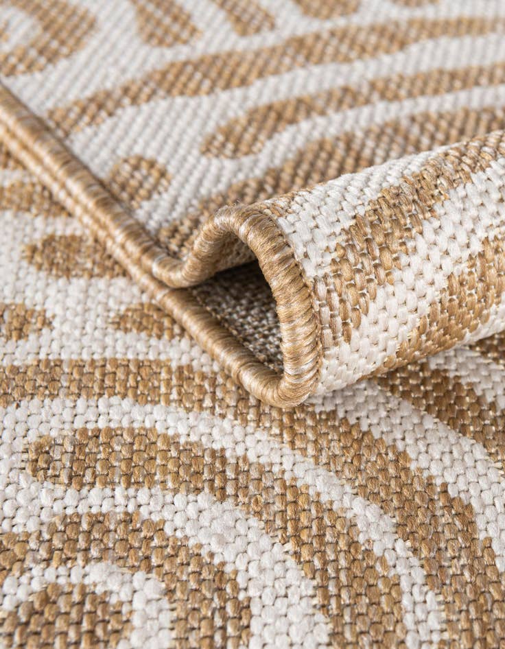 Detail image of 2' x 5' 3 Easy-Clean Modern Indoor / Outdoor Runner Rug