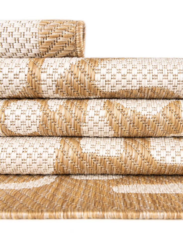 Detail image of 2' x 4' Easy-Clean Modern Indoor / Outdoor Runner Rug