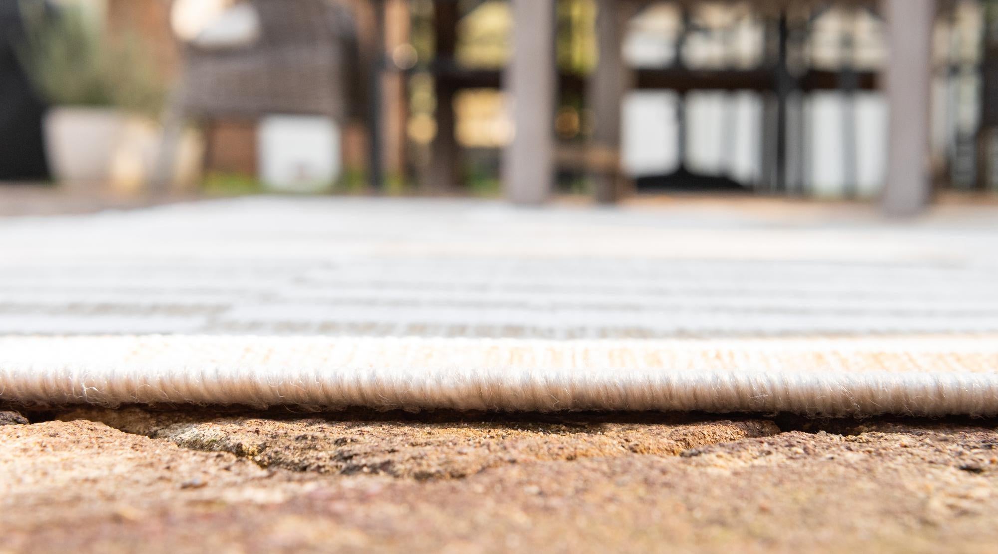 2' x 6' Easy-Clean Striped Indoor / Outdoor Runner Rug
