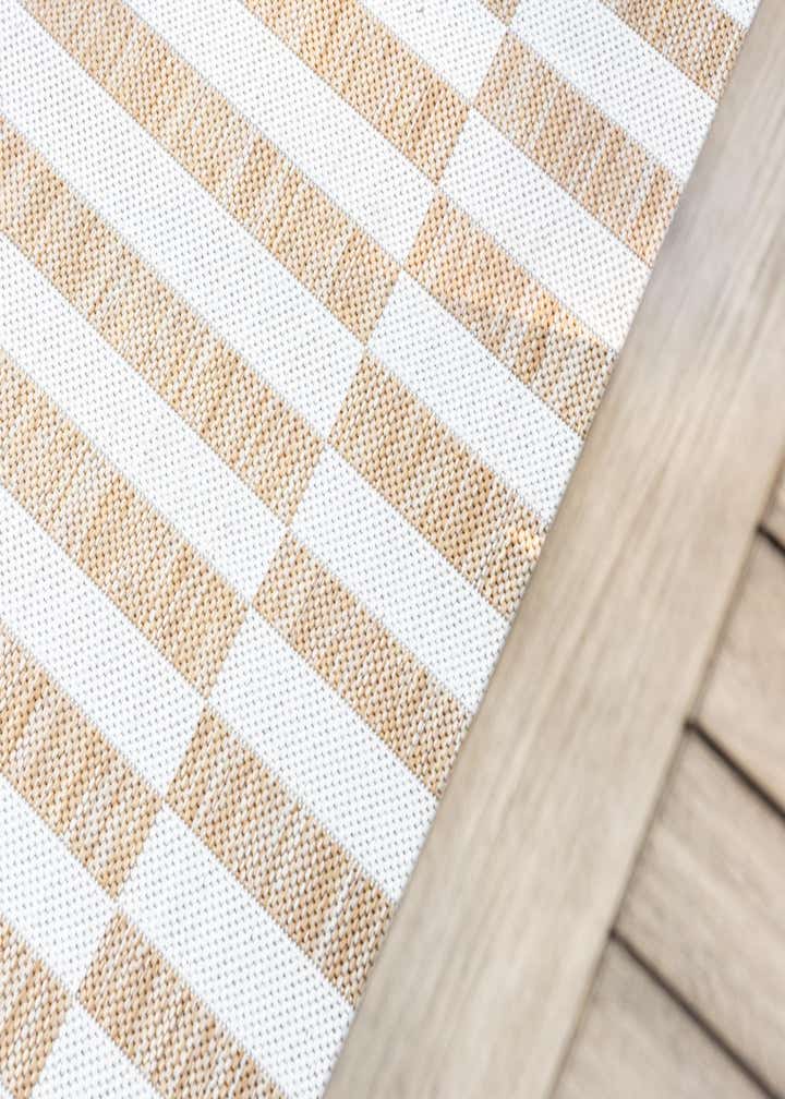 2' 7 x 10' Easy-Clean Striped Indoor / Outdoor Runner Rug