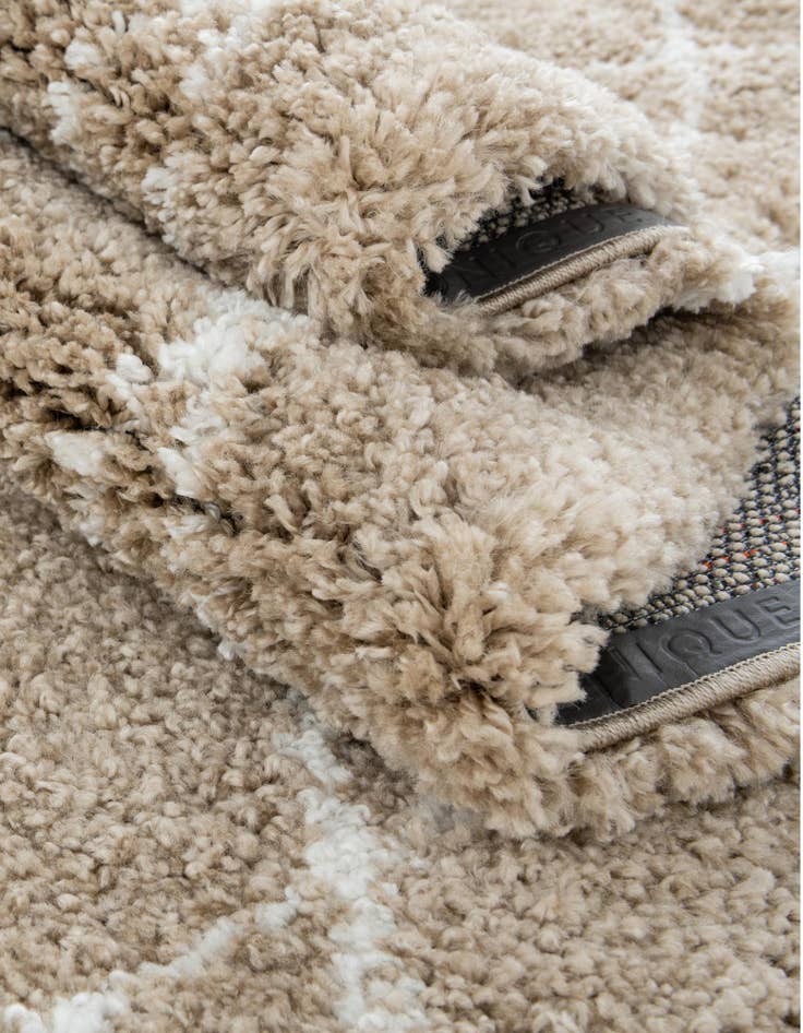 Detail image of 8' x 8' Moroccan Shag Square Rug