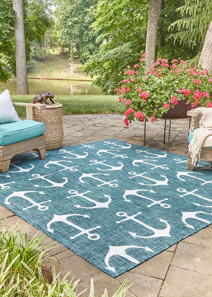 Teal 7' 10 x 7' 10 Outdoor Coastal Square Indoor / Outdoor Rug