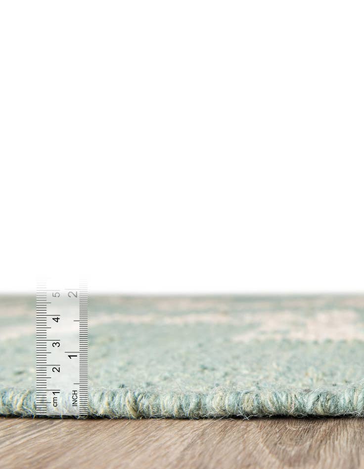 Detail image of 4' 1 x 6' 1 Hand Woven Kilim Wool Rug