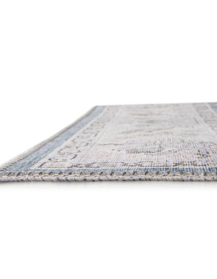 Detail image of 5' 1 x 8' Washable Timeless Rug