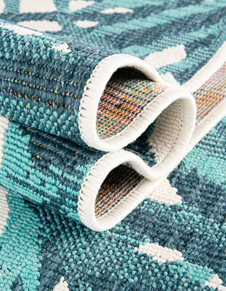 Detail image of 2' 7 x 10' Easy-Clean Botanical Indoor / Outdoor Runner Rug