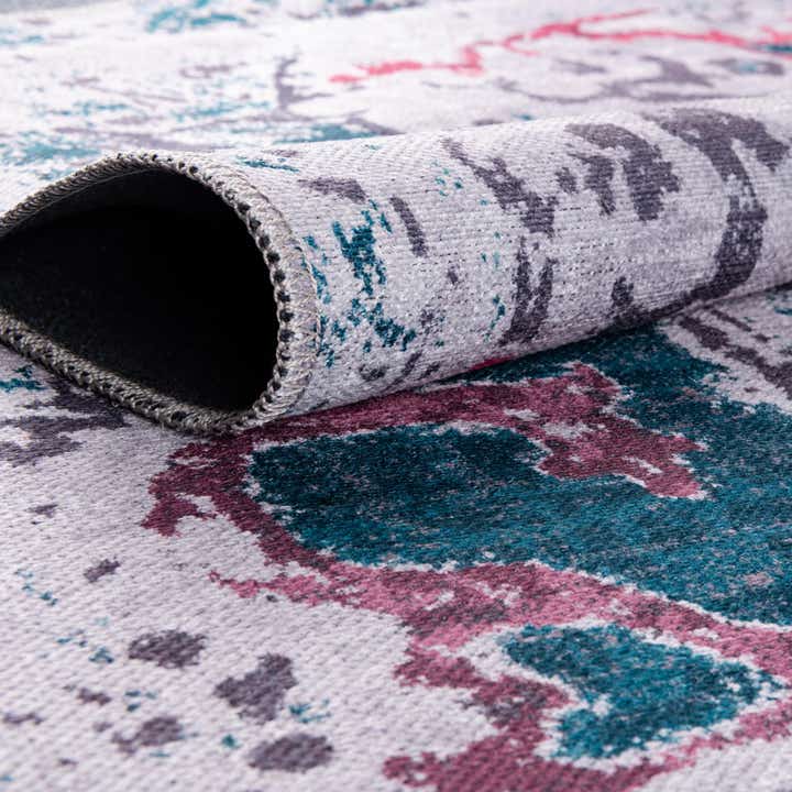 7' 3 x 7' 3 Washable Renaissance Square Rug