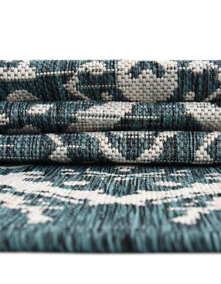7' 10 x 10' Easy-Clean Jill Zarin Dubai Indoor / Outdoor Oval Rug