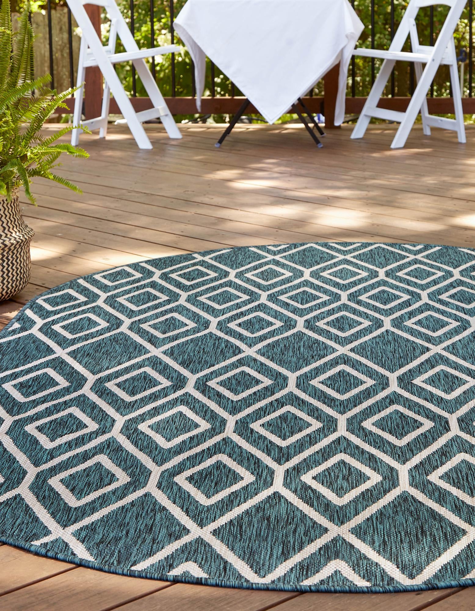 5' 3 x 8' Easy-Clean Jill Zarin Turks and Caicos Indoor / Outdoor Oval Rug