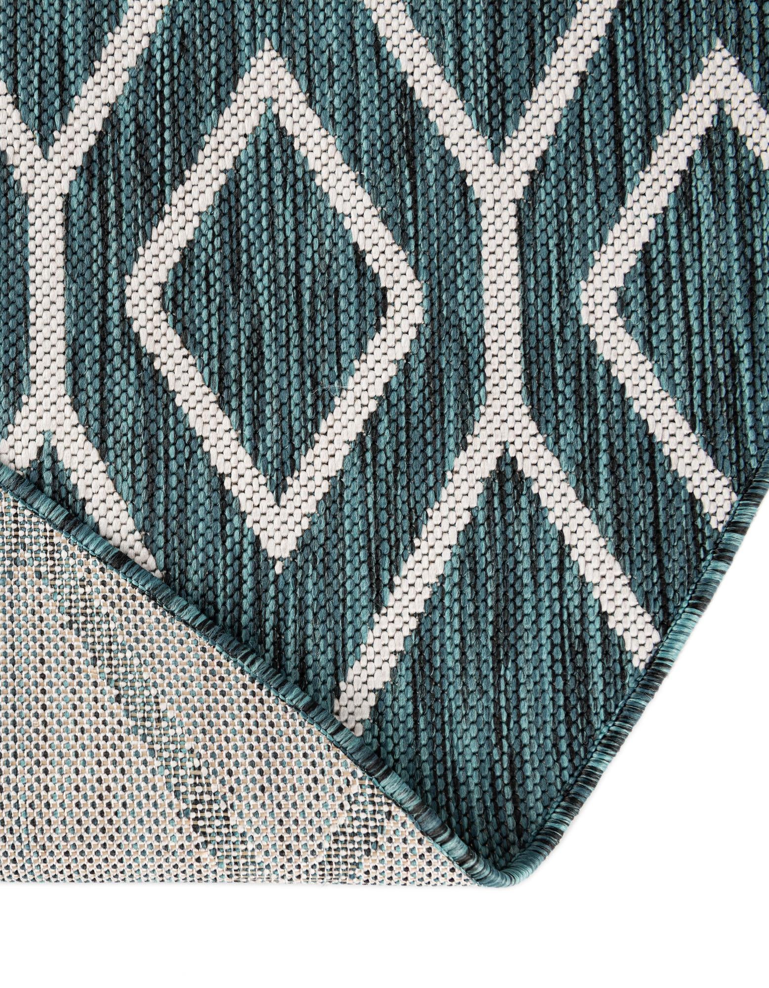 5' 3 x 8' Easy-Clean Jill Zarin Turks and Caicos Indoor / Outdoor Oval Rug