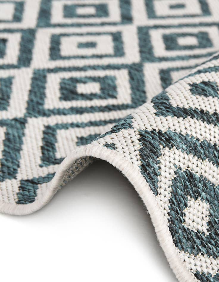 Detail image of 5' 3 x 8'  Washable Jill Zarin Costa Rica Indoor / Outdoor Oval Rug