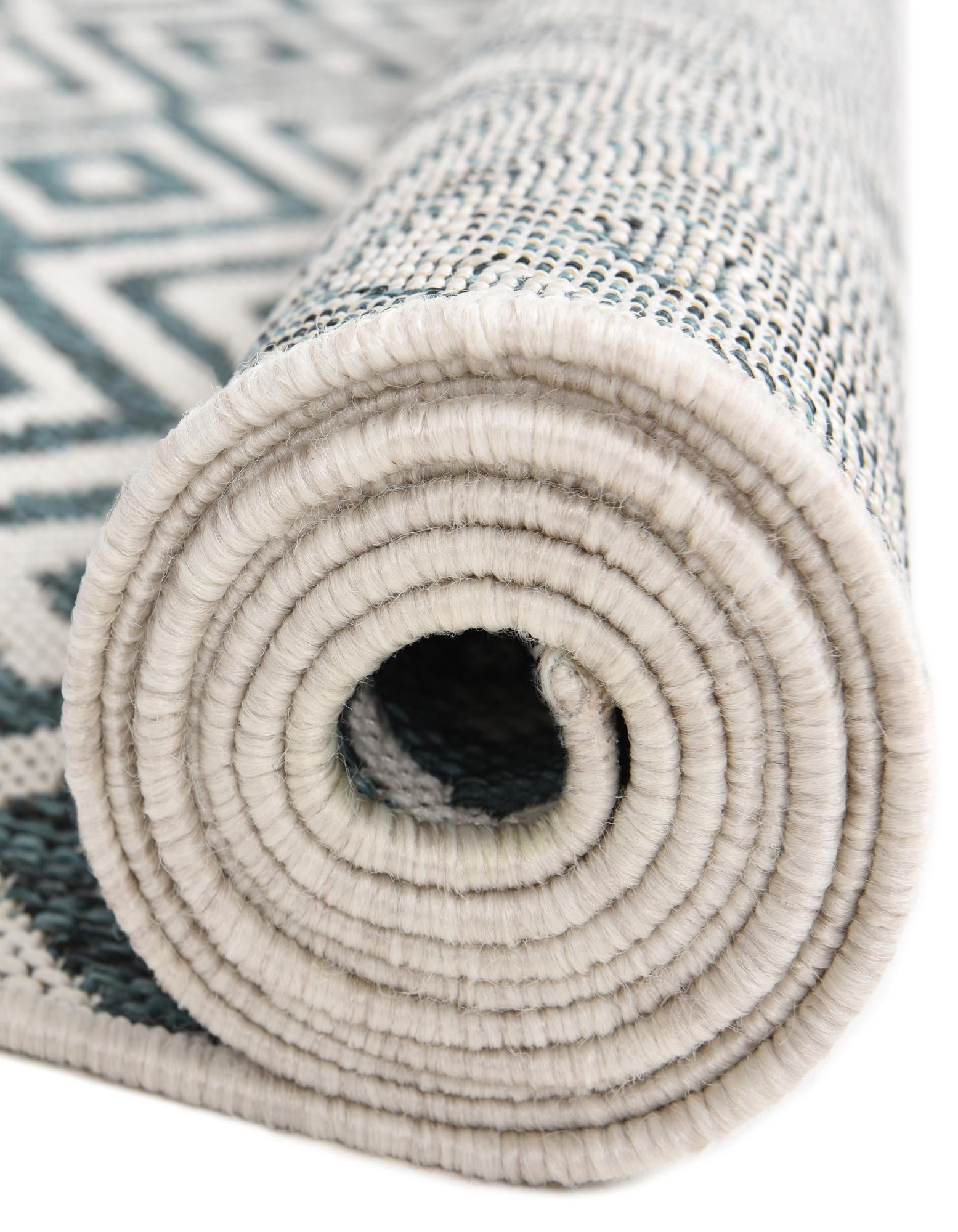 5' 3 x 8' Easy-Clean Jill Zarin Costa Rica Indoor / Outdoor Oval Rug