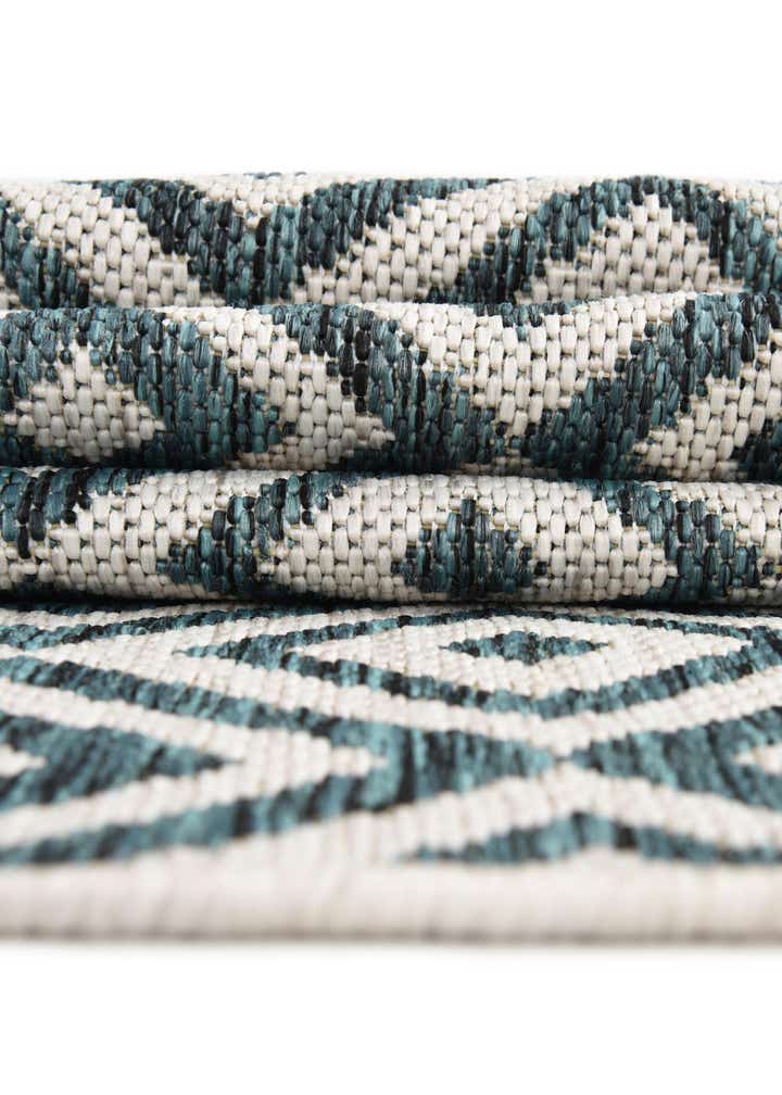 5' 3 x 8' Easy-Clean Jill Zarin Costa Rica Indoor / Outdoor Oval Rug