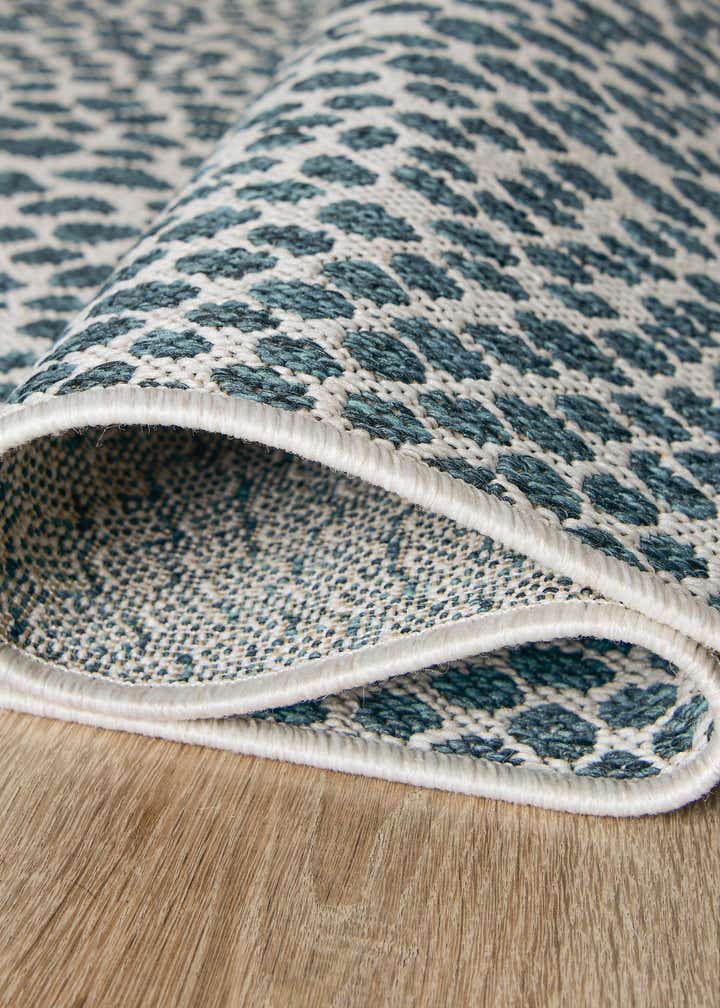 5' 3 x 8' Easy-Clean Jill Zarin Cape Town Indoor / Outdoor Oval Rug