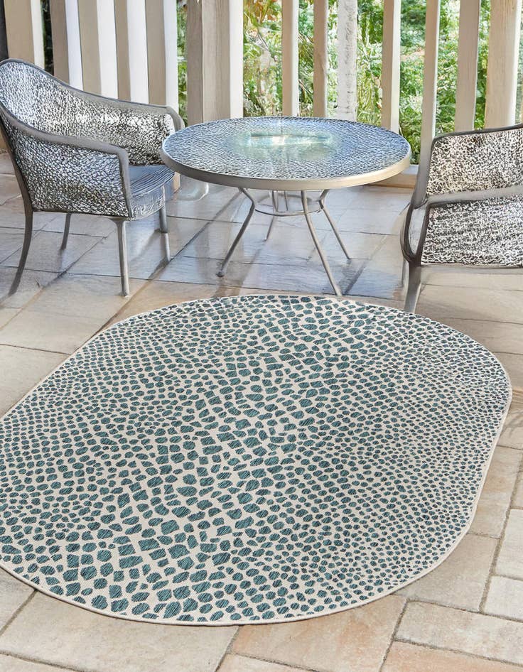 Detail image of 7' 10 x 10' Easy-Clean Jill Zarin Cape Town Indoor / Outdoor Oval Rug