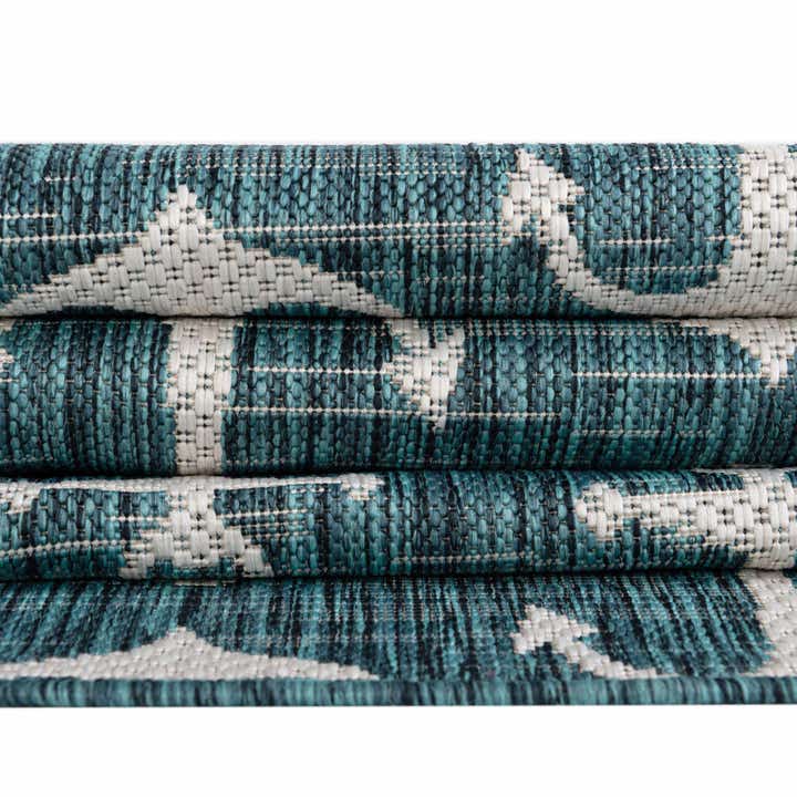 5' 3 x 8' Easy-Clean Coastal Indoor / Outdoor Oval Rug