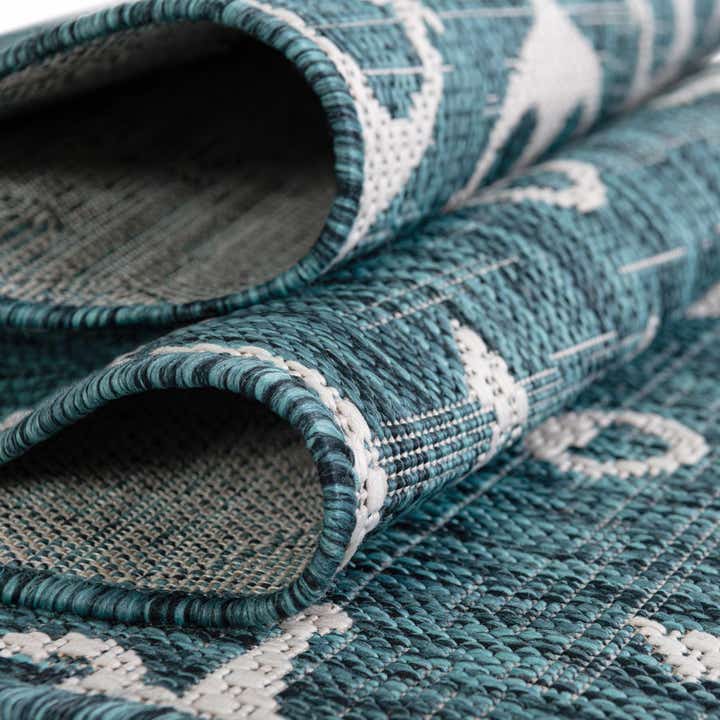 5' 3 x 8' Easy-Clean Coastal Indoor / Outdoor Oval Rug