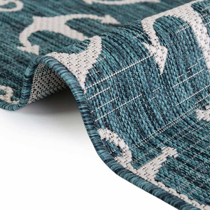 5' 3 x 8' Easy-Clean Coastal Indoor / Outdoor Oval Rug