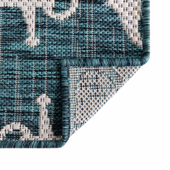 5' 3 x 8' Easy-Clean Coastal Indoor / Outdoor Oval Rug