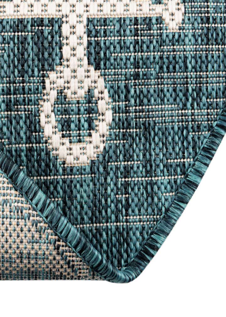 5' 3 x 8' Easy-Clean Coastal Indoor / Outdoor Oval Rug