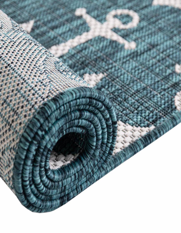 Detail image of 5' 3 x 8' Easy-Clean Coastal Indoor / Outdoor Oval Rug