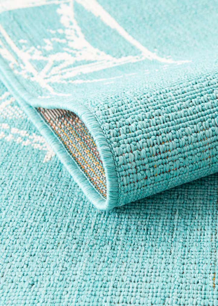4' x 6' Easy-Clean Coastal Indoor / Outdoor Oval Rug