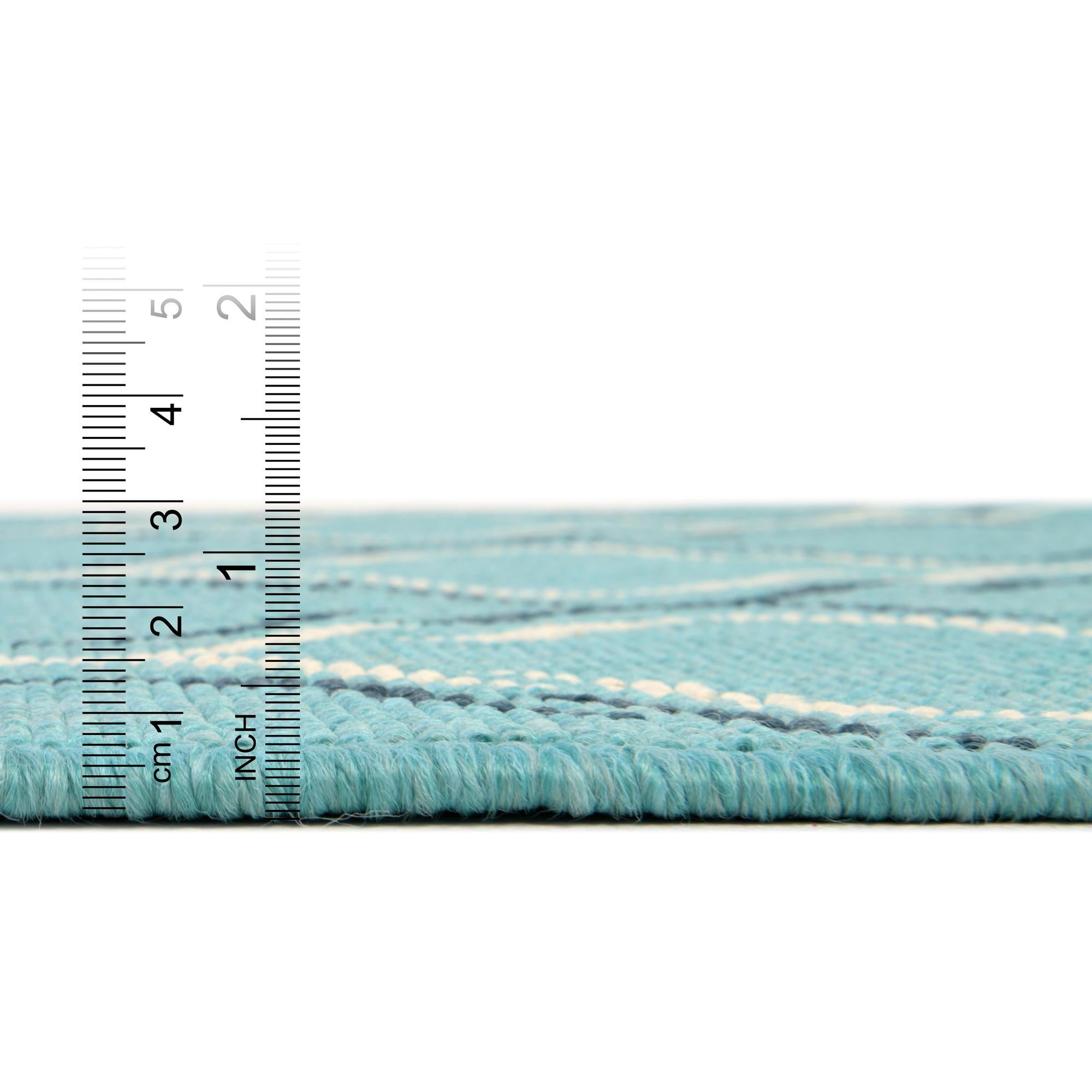 7' 10 x 10' Easy-Clean Lattice Indoor / Outdoor Oval Rug
