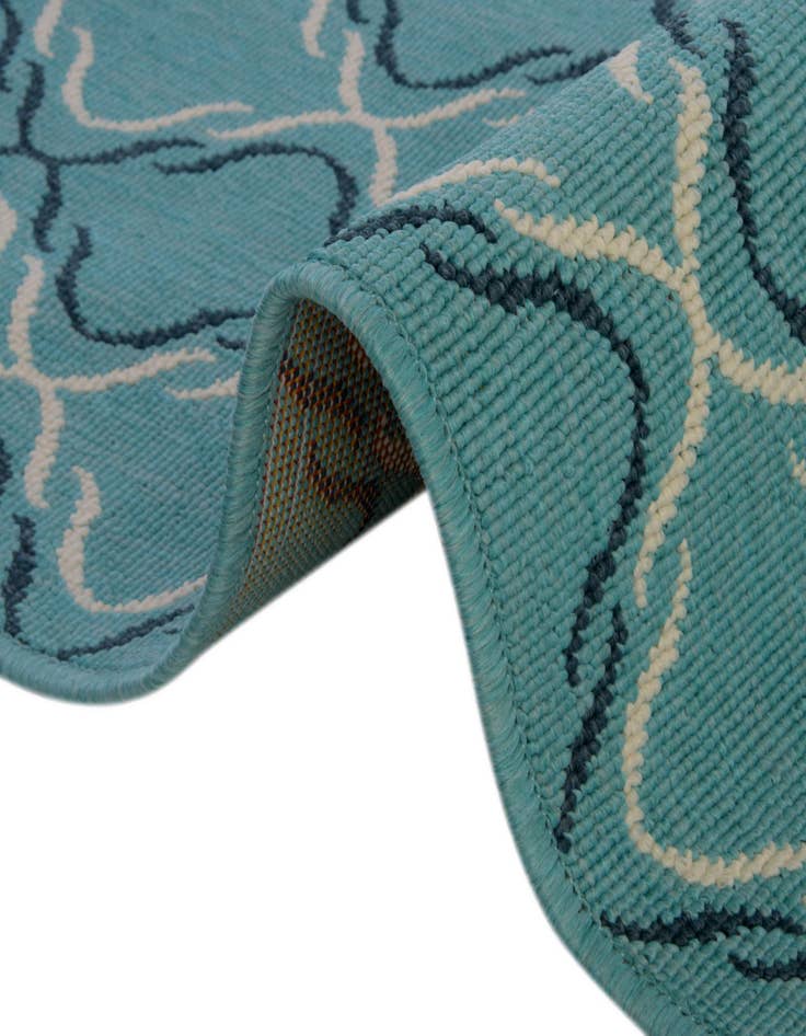 Detail image of 5' 3 x 8' Washable Lattice Indoor / Outdoor Oval Rug