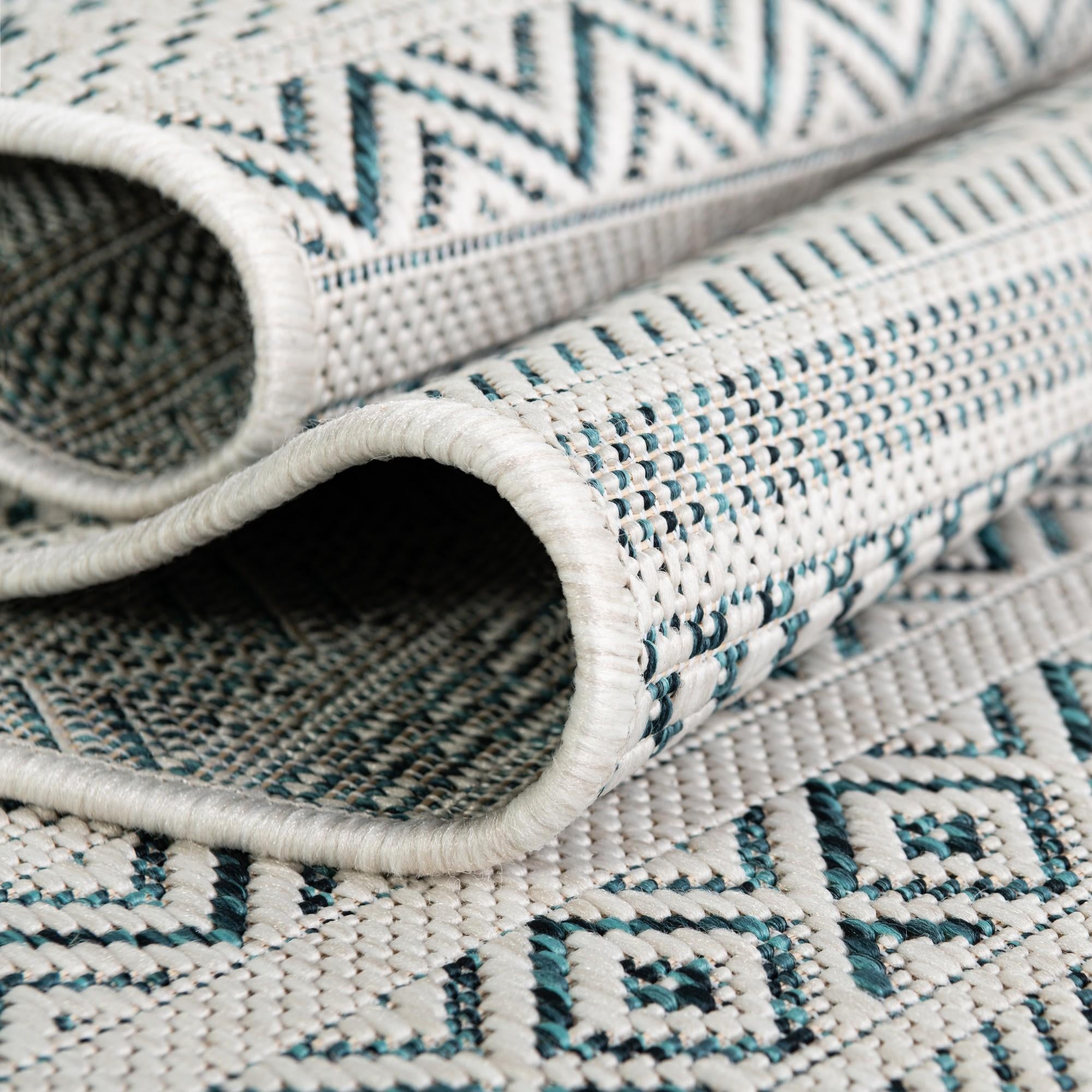 3' x 5' 3 Easy-Clean Ribbon Indoor / Outdoor Oval Rug