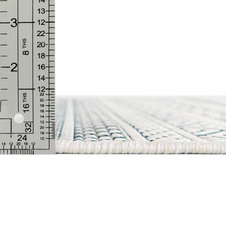 3' x 5' 3 Easy-Clean Ribbon Indoor / Outdoor Oval Rug