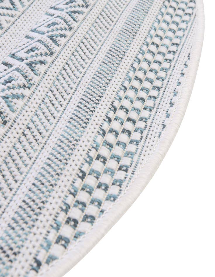 Detail image of 7' 10 x 10' Washable Ribbon Indoor / Outdoor Oval Rug