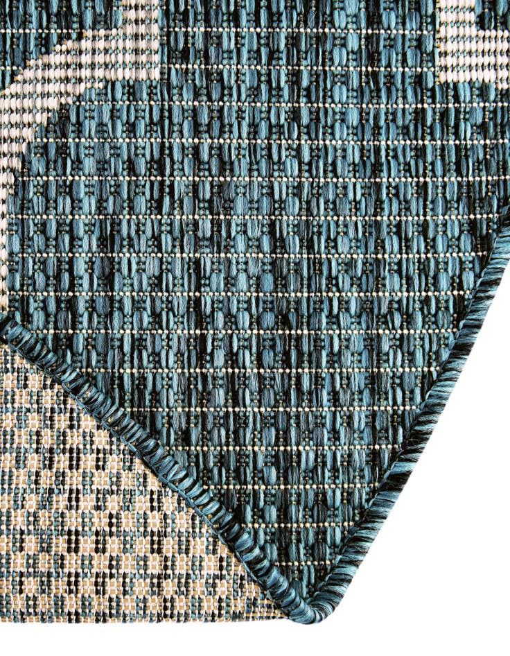 Detail image of 7' 10 x 10' Easy-Clean Trellis Indoor / Outdoor Oval Rug